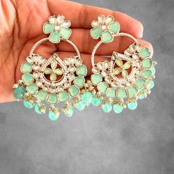 Ishani Kundan Earrings - Exquisite Craftsmanship & Timeless Elegance