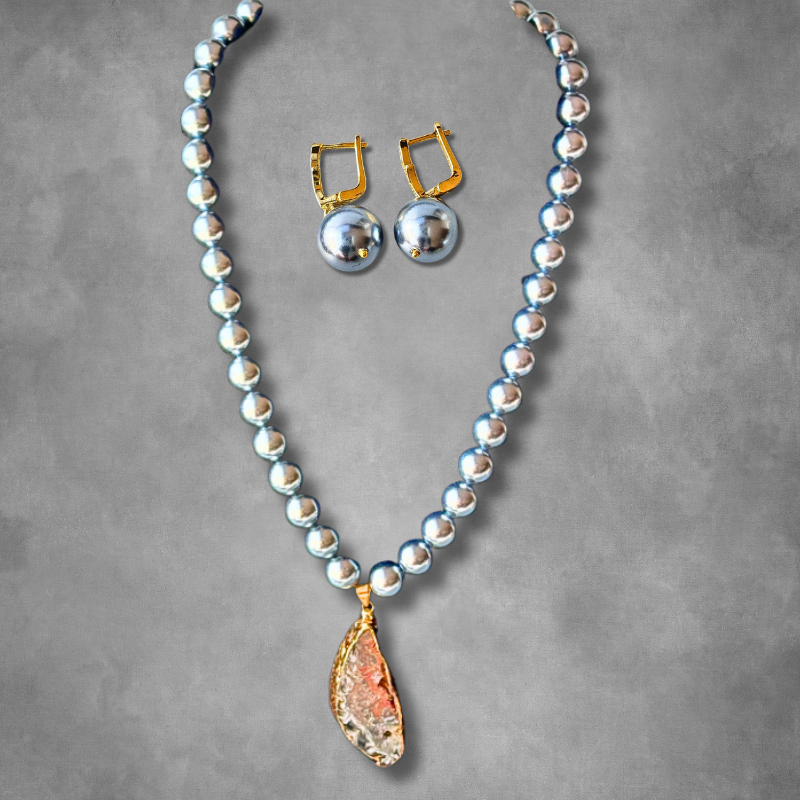 Eva Agate Pendant Set With Shell Pearl Mala & Natural Agate Stone