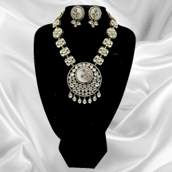 Aanya Necklace Set: Exquisite Jewelry for Timeless Elegance