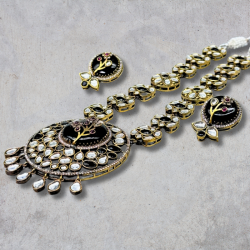 Aanya Necklace Set: Exquisite Jewelry for Timeless Elegance