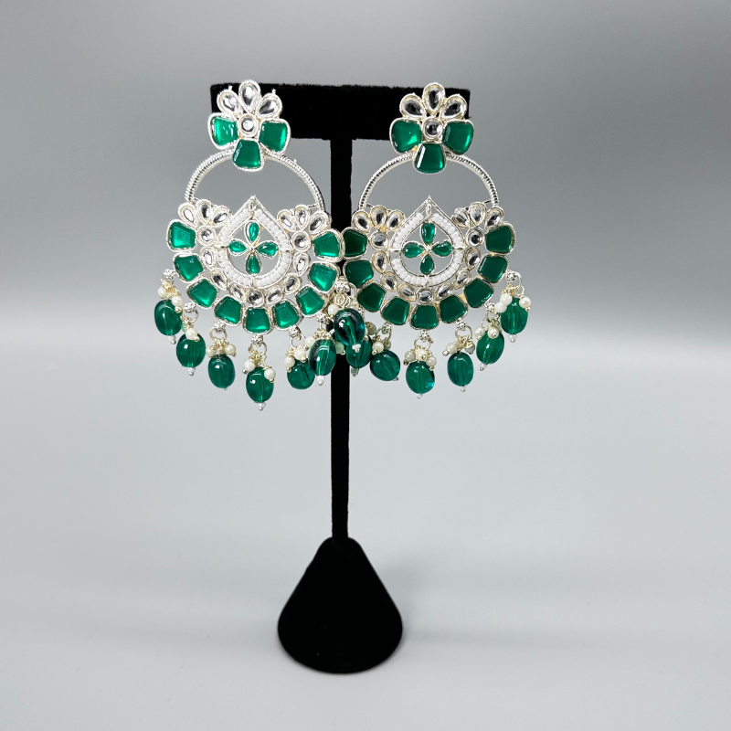 Ishani Kundan Earrings - Exquisite Craftsmanship & Timeless Elegance