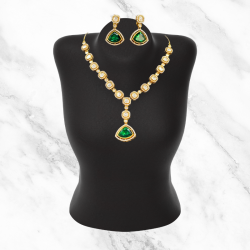 Sanaya Tyaani Set - Exquisite Jewelry for Timeless Elegance